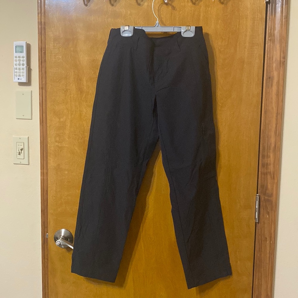 Kirkland travel crop pants size 2 black